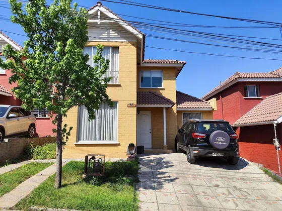 Casa En Venta 4d 3b 1e, Condominio Nogales, Puente Alto