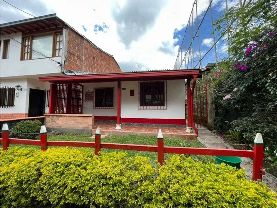 Hermosa Casa En El Retiro