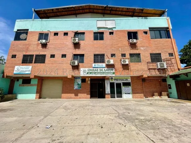 Comoda Oficina - Consultorio Medico En Venta Oeste De Barquisimeto. Calle 47 / 24-25470 As-f