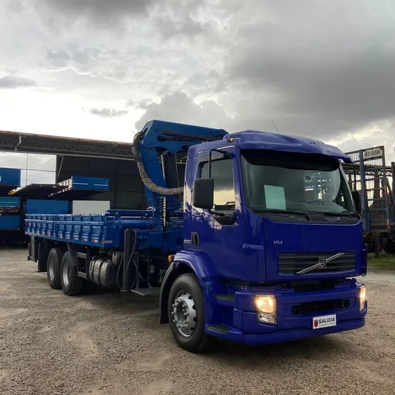 Caminhão Volvo Vm 260 Munck 2011