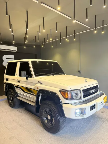 Toyota Land Cruiser Lx