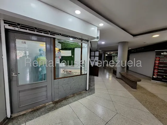 Oficina En Alquiler Centro Empresarial Europa, Las Delicias Maracay 25-17435 Jecg