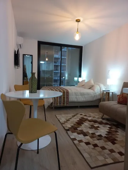 Monoambiente Pocitos C/muebles  Unico.40 M2 Comodo Balcon Al Frente. Amplios Ventanales.equipado Full Pocitos.proxi Word Trade Center Y Rambla.