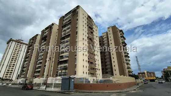 Vendo Pent-house En Urbanización Parque Aragua, Código 26-21228 Cm Leer Descripción