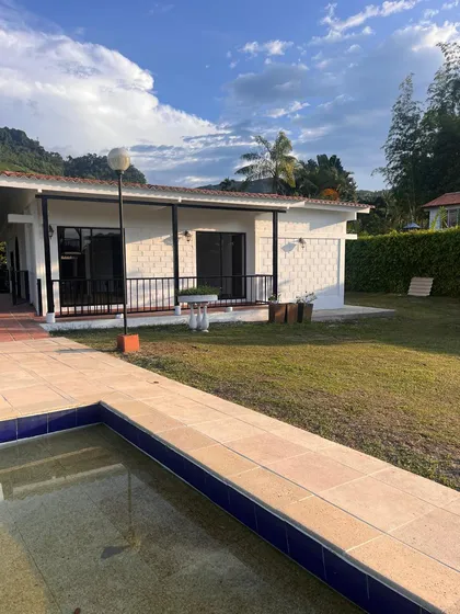 Casa Campestre En Arriendo En Santagueda (279060635).