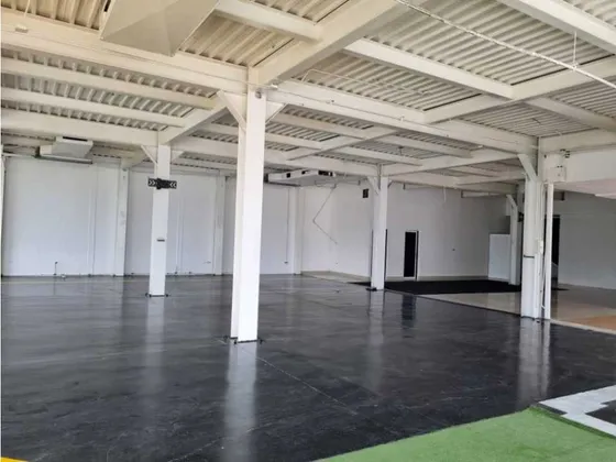 Local Comercial De 3 Niveles En Alquiler O Venta