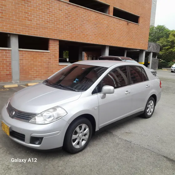Nissan Tiida 1.8 Emotion 5 P
