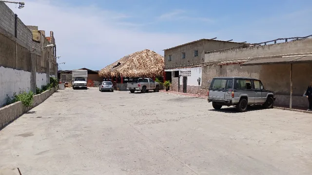 Catia La Mar. Se Alquila Excelente Propiedad Comercial 1700m