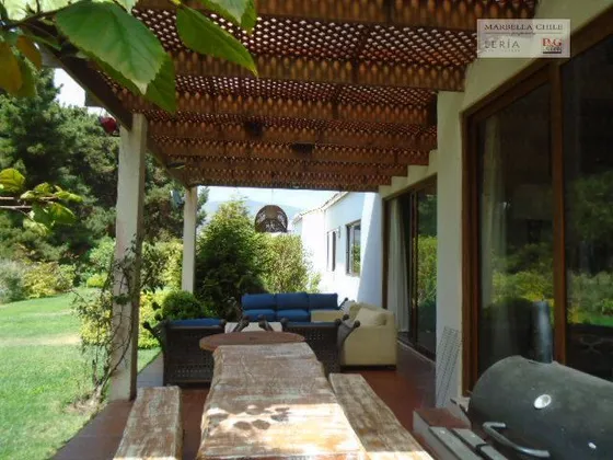 Casa En Venta De 6 Dorm. En Marbella