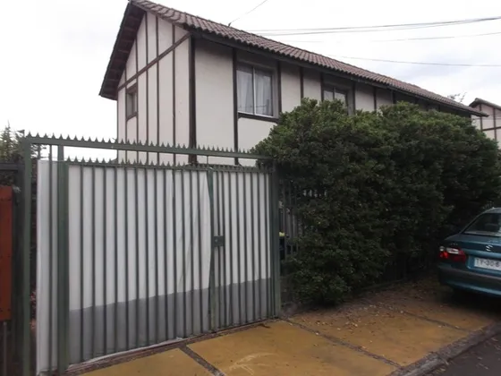 Cómoda Casa En Sector Residencial Consolidado