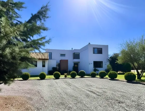 Moderna Y Amplia Casa En Condominio Doña Elsa, Talagante