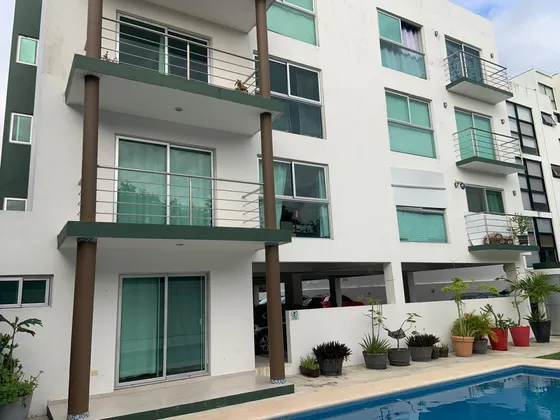 Loft En Planta Baja Arbolada Con Alberca