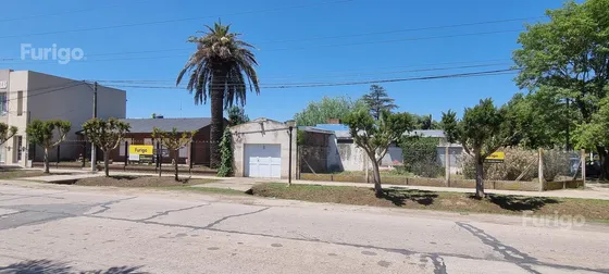 Casa 2 Dormitorios En Soldini. Alto Potencial Comercial. Segunda Unidad A Refaccionar