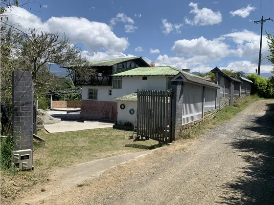 Venta Casa Campestre Circasia Vereda El Congal - 5.5 Cuadras