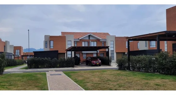 Venta Hermosa Casa Oikos  Cájica