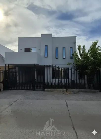 Casa En Venta De 5 Dorm. En Curicó (39537)