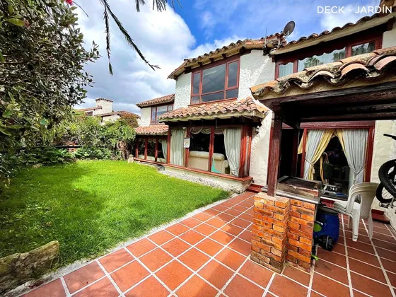 Casa En Venta En Calatrava. Cod V1535