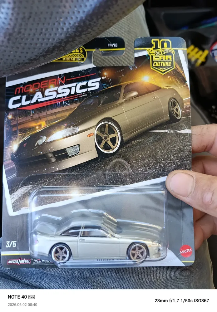 Hot Wheels Premium Modern Classic Toyota Soarer 1/64 Silver