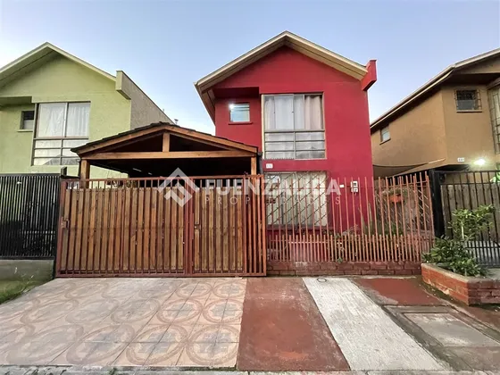 Casa En Venta De 3 Dorm. En Maipú