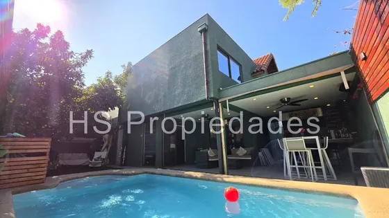 Casa En Venta De 4d-4b El Olmo- En Peñalolén