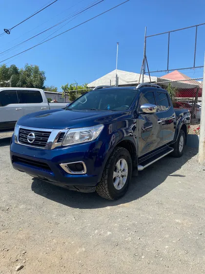 Nissan Frontier Le