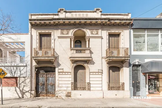 Venta Casa 6 Dormitorios, Ideal Uso Institucional - Rosario, Santa Fe.