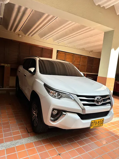 Toyota Fortuner 2.7l Mid