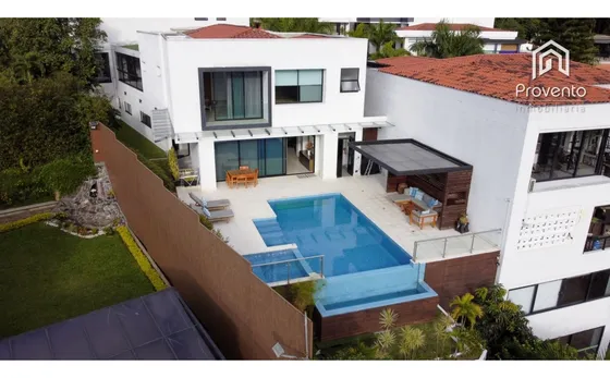 Hermosa Casa En Altos Del Poblado