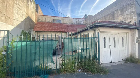 Oportunidad En Lanús Oeste - Casa A Demoler 