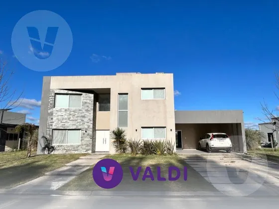 Casa En Venta Con Renta - Barrio Santa Ines, Canning