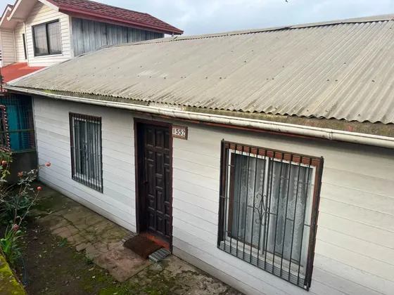 Se Vende Acogedora Casa Con Hermosa Vista En Cerro Navidad.