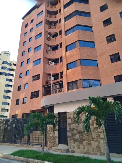 Mariana Castillo Alquila Apartamento En Residencia Bosque Coral - Ina-922