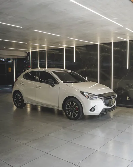 Mazda 2 Hatchback 1.5 Touring