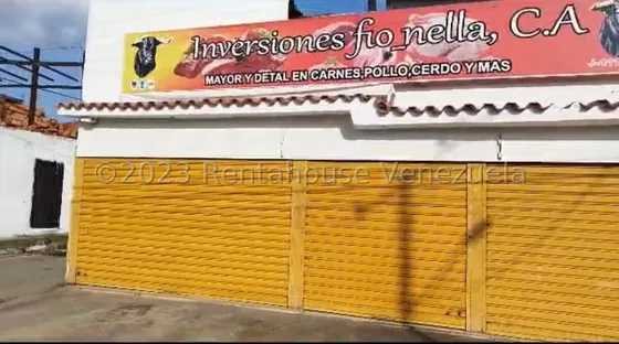 Carniceria En Venta Inm Av. Lisandro Alvarado  Con Dos Cavas Cuartos, Mostradores Y Cavas Para Resguardar Las Carnes, Mesón Y Registro De Comercio Actualizado Para Operar. Valencia 23-32754