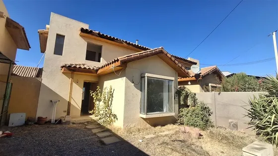 Casa En Venta De 3 Dorm. En San Esteban