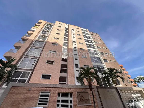 Moderno Apartamento En Venta Urb. La Soledad, Zona Norte Maracay, 25-24402 Mv