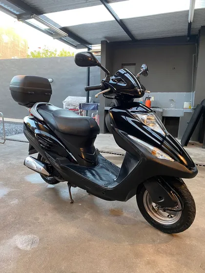 Honda Élite 125 Con Parabrisas Y  Baúl