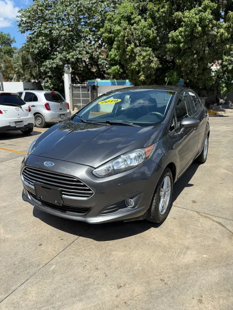 Ford Fiesta Sedan Se