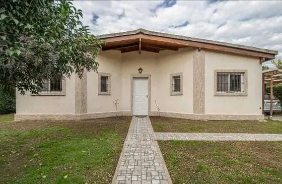 Venta De Casa En Barrio Parque Sakura Apto Credito !!!