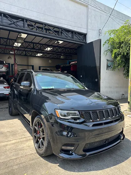 Jeep Grand Cherokee 6.4 Srt-8 At