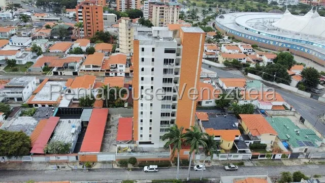 Mayra Lara Rah Vende Apartamento En El Este De Barquisimeto, Amplio, Moderno Y Acogedor, 3hab, 2 Baños, Jacuzzi, 2 P/e, Planta Eléctrica, Cercano A Centros Comerciales, Colegios, Clínicas, Av. Ppales