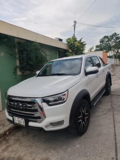 Jac Frison 2.0 4p 4x4 Diesel Estándar