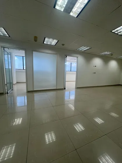 Oficina Comercial En Alquiler Urb La Viña Jcossi