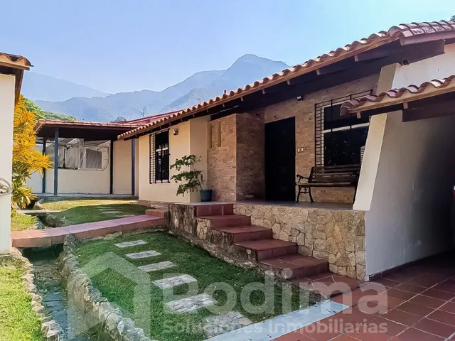 Casa En La Urbanización El Castaño, Maracay