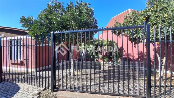 Casa En Venta De 3 Dorm. En Simon Bolivar/las Torres Maipú