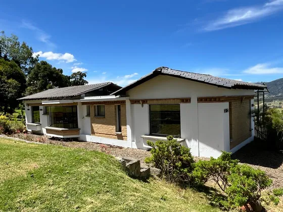 En Venta Finca En Tenjo Con Dos Casas Y Amplias Zonas Verdes (14722).