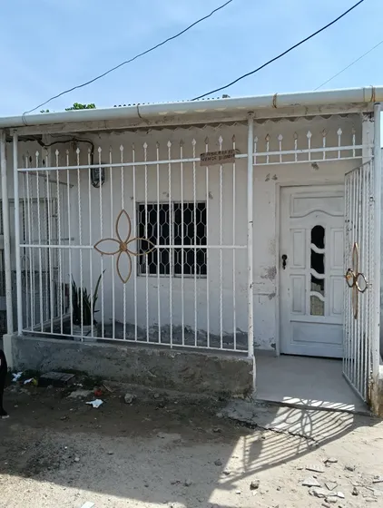 Apartamento De 3 Habitaciones,baño Terraza, Sala