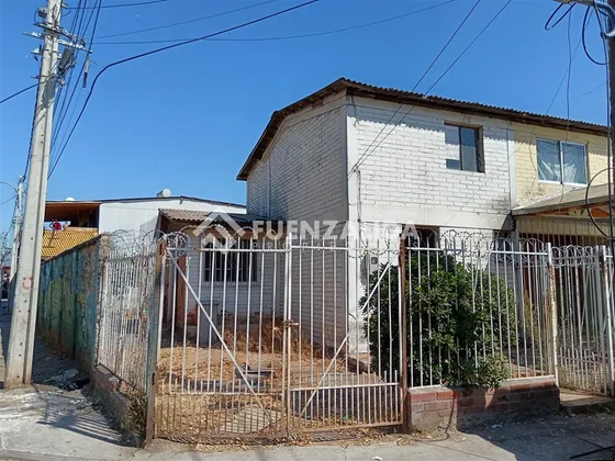 Casa En Venta De 2 Dorm. En Maipú