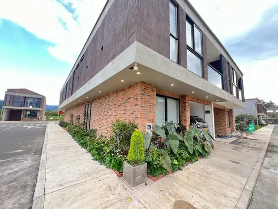 Casa En Venta En El Vallés. Cod V12637