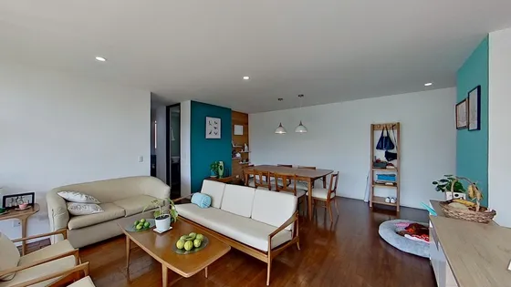 Gran Apartamento Con Vista Exterior En Loma Esmeraldal.  Código 4